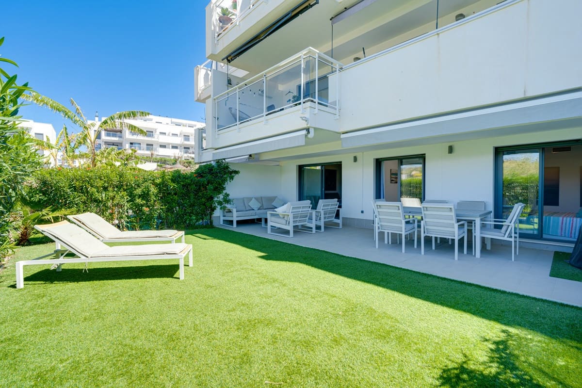 2 soveværelse Lejlighed til salg i La Cala de Mijas med swimmingpool garage - € 350.000 (Ref: 9747354)