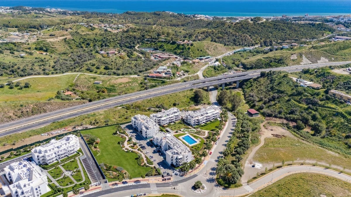 2 soveværelse Lejlighed til salg i La Cala de Mijas med swimmingpool garage - € 350.000 (Ref: 9747354)