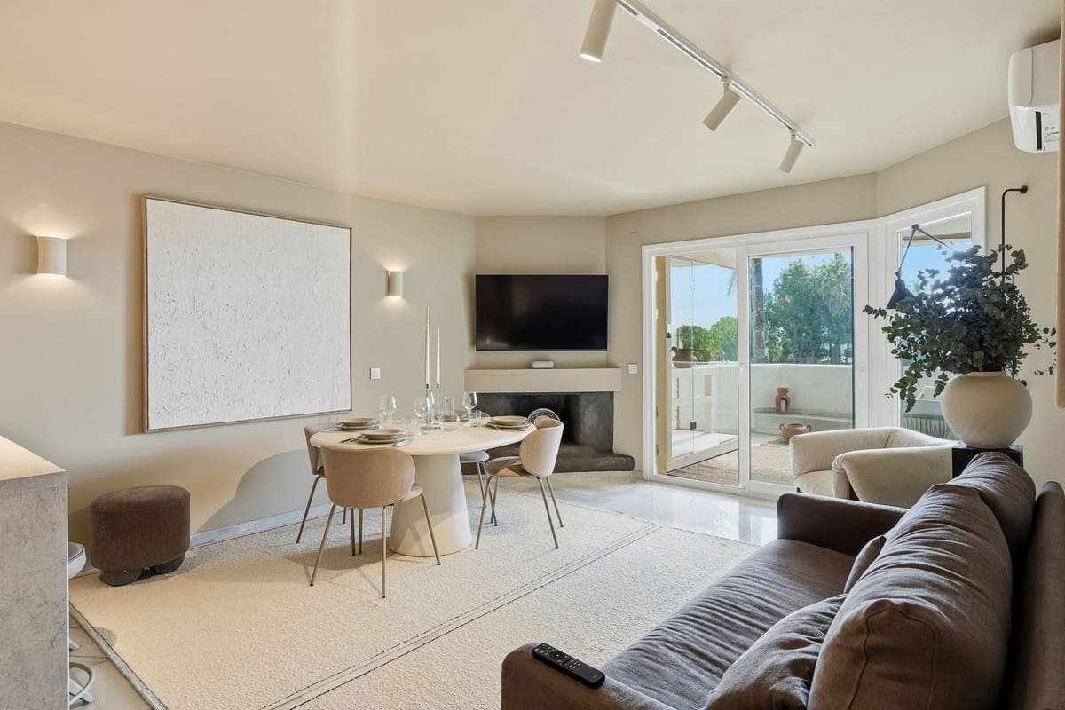 3 bedroom Apartment for sale in Calahonda with pool garage - € 569,000 (Ref: 9747355)