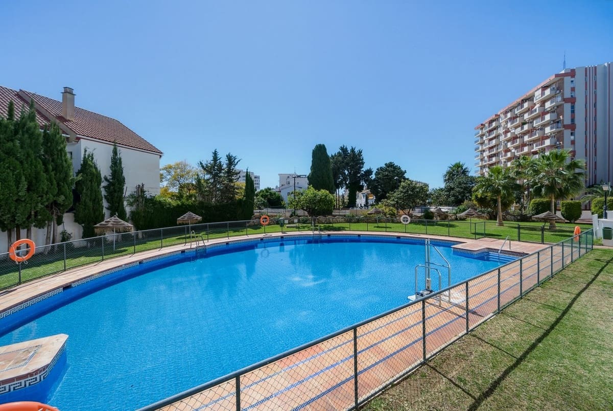 1 sovrum Takvåning till salu i Benalmadena Costa med pool garage - 290 000 € (Ref: 9748345)
