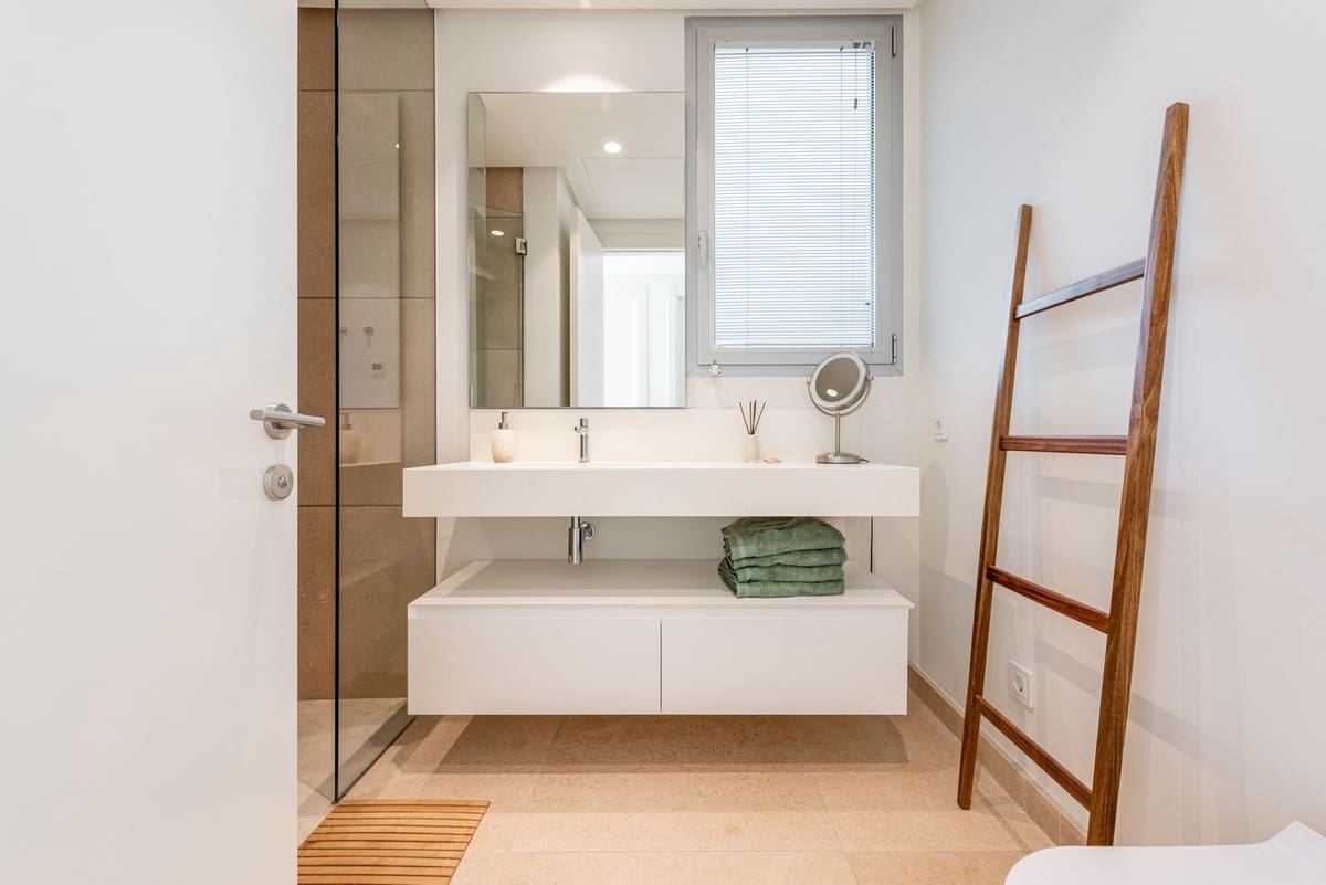 4 bedroom Penthouse for sale in Benahavis with pool garage - € 1,249,000 (Ref: 9748445)