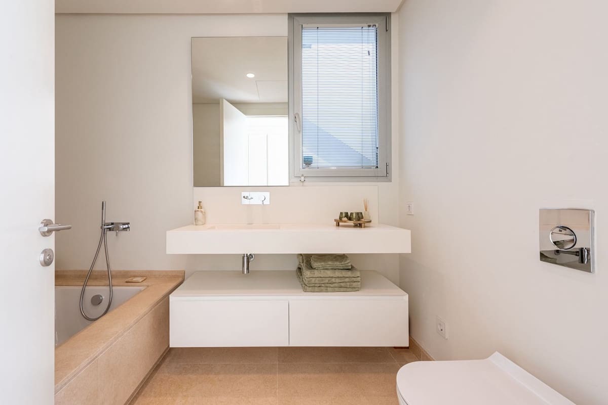 4 bedroom Penthouse for sale in Benahavis with pool garage - € 1,249,000 (Ref: 9748445)