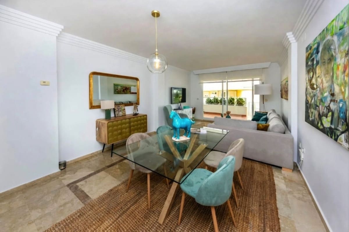 1 bedroom Apartment for sale in Nueva Andalucia with pool garage - € 355,000 (Ref: 9749233)