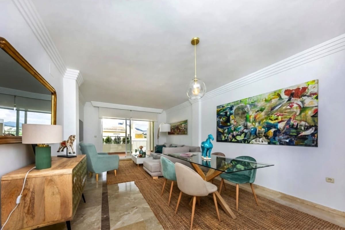 1 bedroom Apartment for sale in Nueva Andalucia with pool garage - € 355,000 (Ref: 9749233)