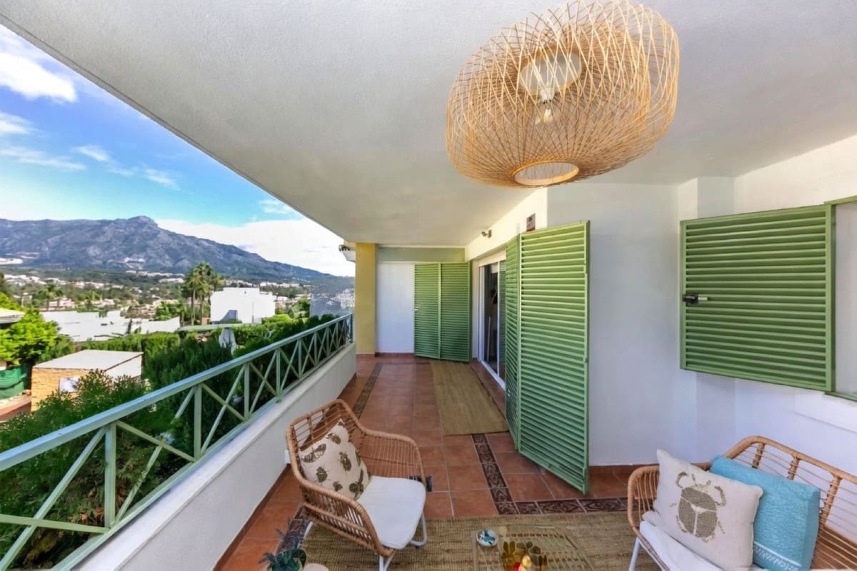 1 bedroom Apartment for sale in Nueva Andalucia with pool garage - € 355,000 (Ref: 9749233)