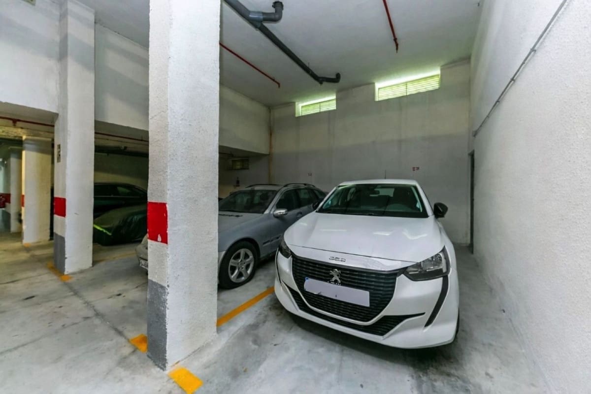 1 bedroom Apartment for sale in Nueva Andalucia with pool garage - € 355,000 (Ref: 9749233)