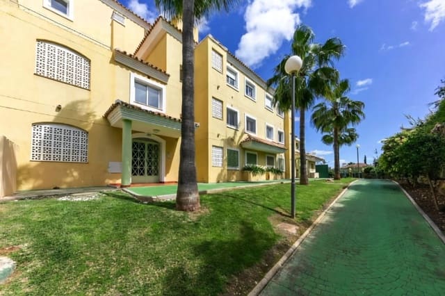1 bedroom Apartment for sale in Nueva Andalucia, Marbella with pool garage - € 355,000 (Ref: 9749233)
