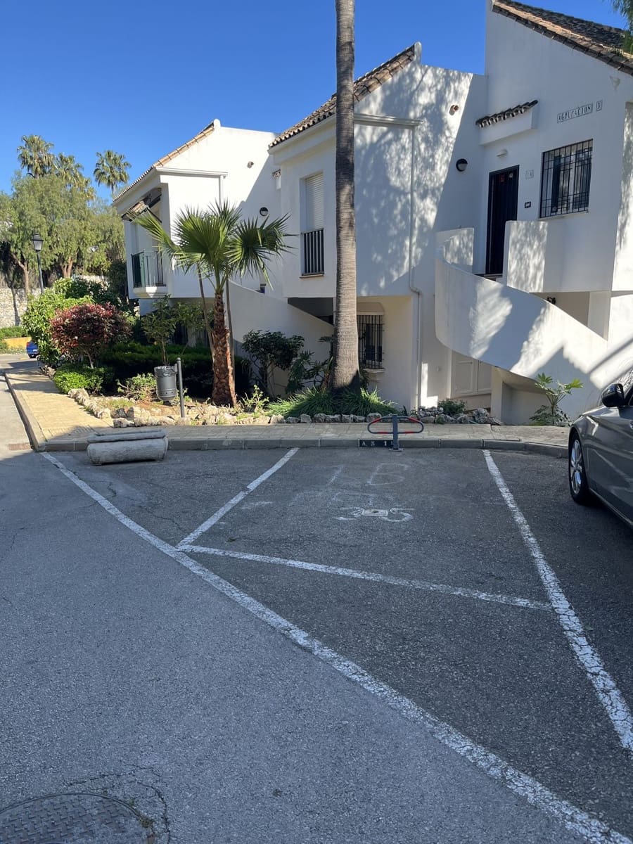 2 makuuhuone Huoneisto myytävänä paikassa Aloha Golf mukana uima-altaan 
autotalli - 405 000 € (Ref: 9749238)