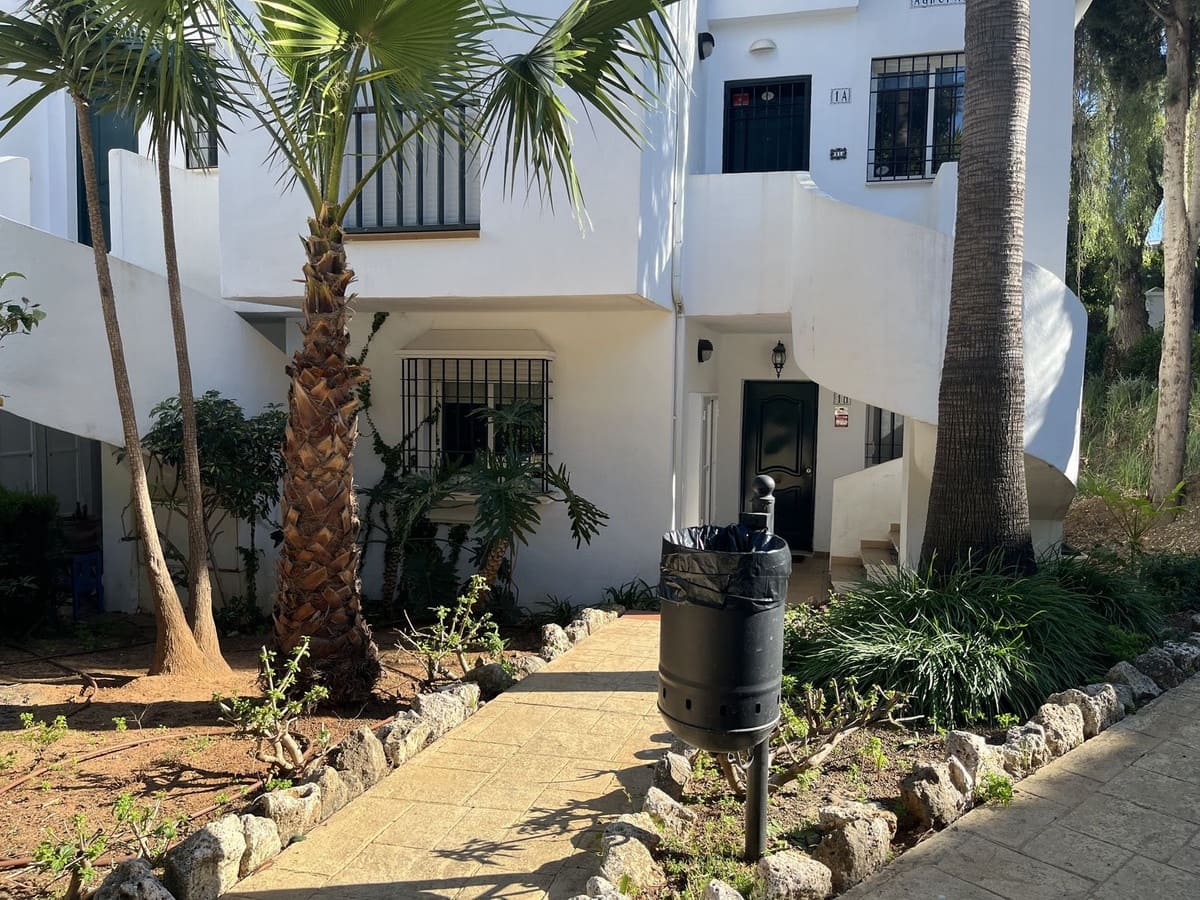 2 makuuhuone Huoneisto myytävänä paikassa Aloha Golf mukana uima-altaan 
autotalli - 405 000 € (Ref: 9749238)