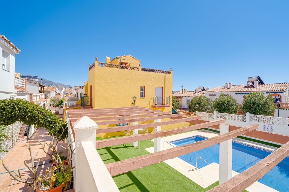 3 sypialnia Dom na sprzedaż w Las Lagunas de Mijas z basenem garażem - 490 000 € (Ref: 9749350)