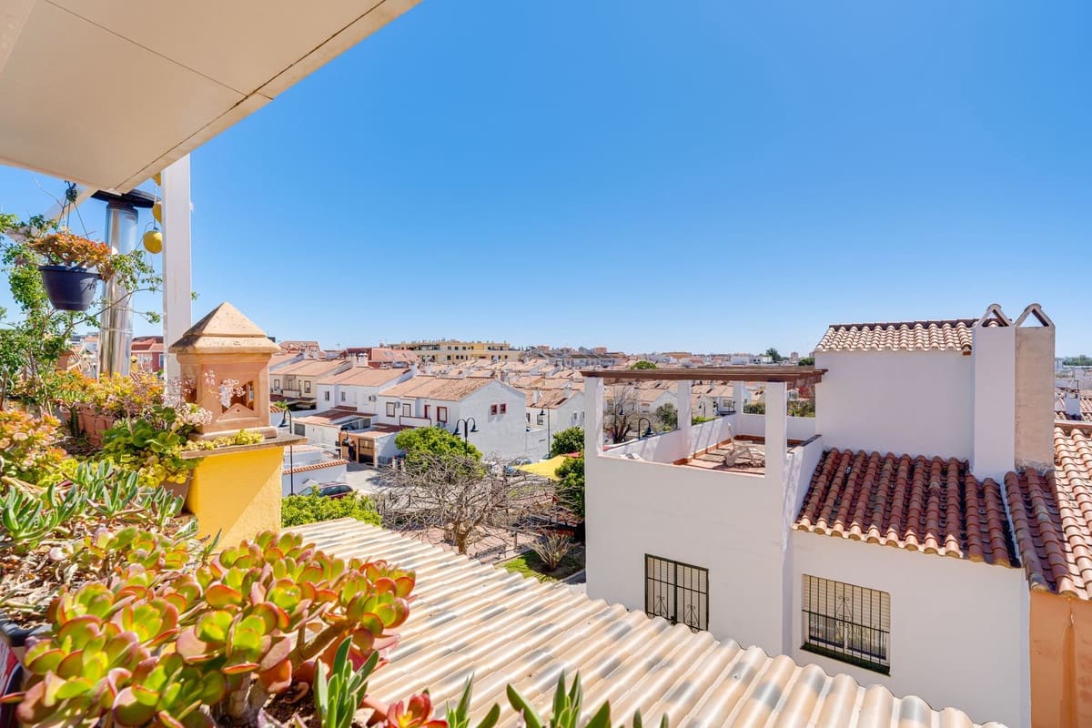 3 sypialnia Dom na sprzedaż w Las Lagunas de Mijas z basenem garażem - 490 000 € (Ref: 9749350)