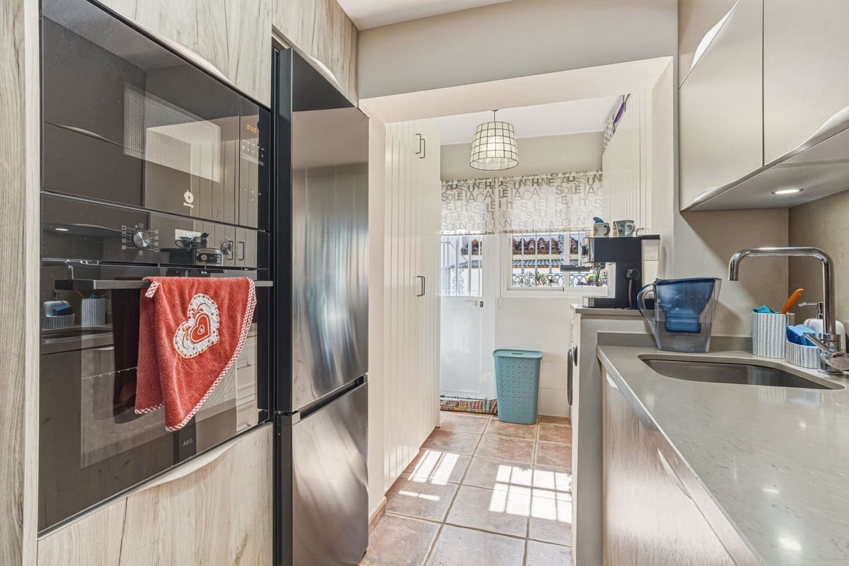 3 sypialnia Dom na sprzedaż w Las Lagunas de Mijas z basenem garażem - 490 000 € (Ref: 9749350)