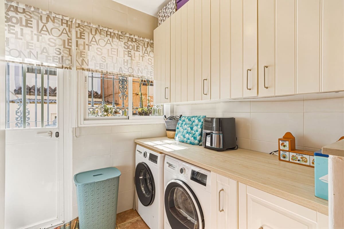 3 sypialnia Dom na sprzedaż w Las Lagunas de Mijas z basenem garażem - 490 000 € (Ref: 9749350)