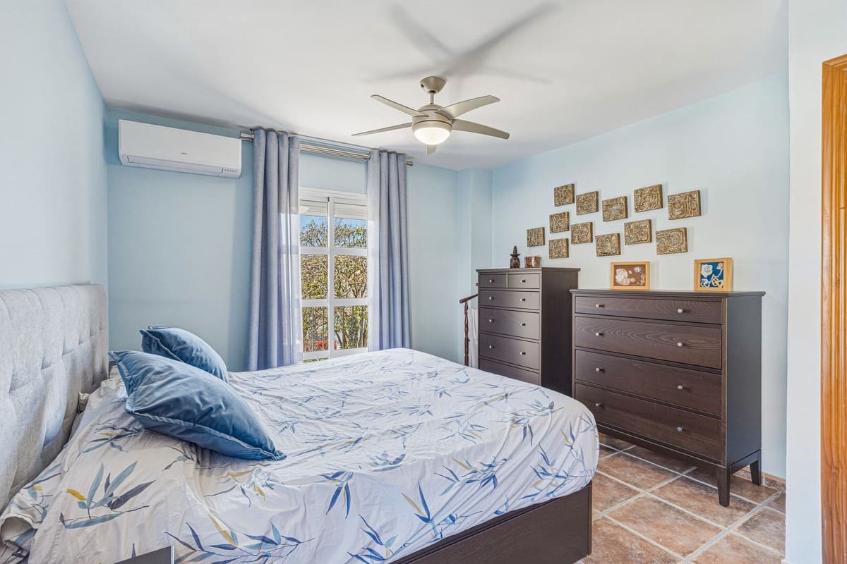 3 sypialnia Dom na sprzedaż w Las Lagunas de Mijas z basenem garażem - 490 000 € (Ref: 9749350)