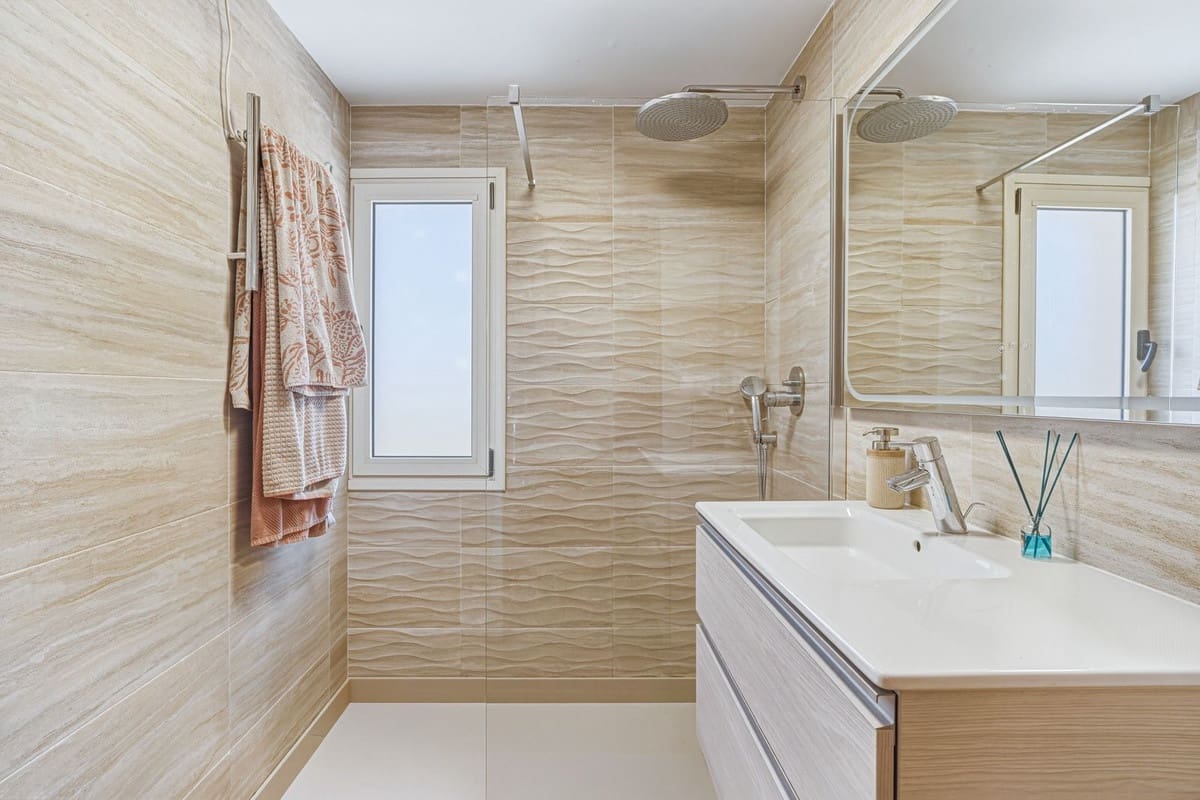 3 sypialnia Dom na sprzedaż w Las Lagunas de Mijas z basenem garażem - 490 000 € (Ref: 9749350)