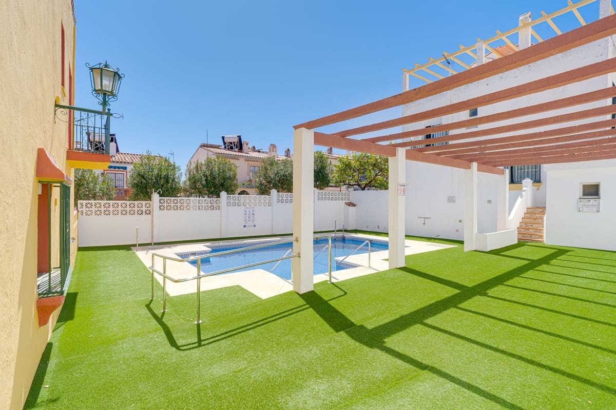 3 sypialnia Dom na sprzedaż w Las Lagunas de Mijas z basenem garażem - 490 000 € (Ref: 9749350)