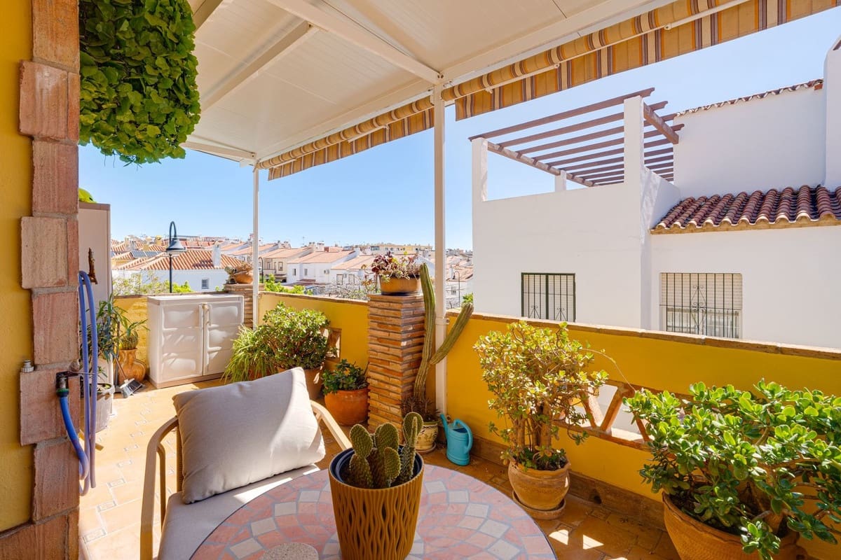 3 sypialnia Dom na sprzedaż w Las Lagunas de Mijas z basenem garażem - 490 000 € (Ref: 9749350)