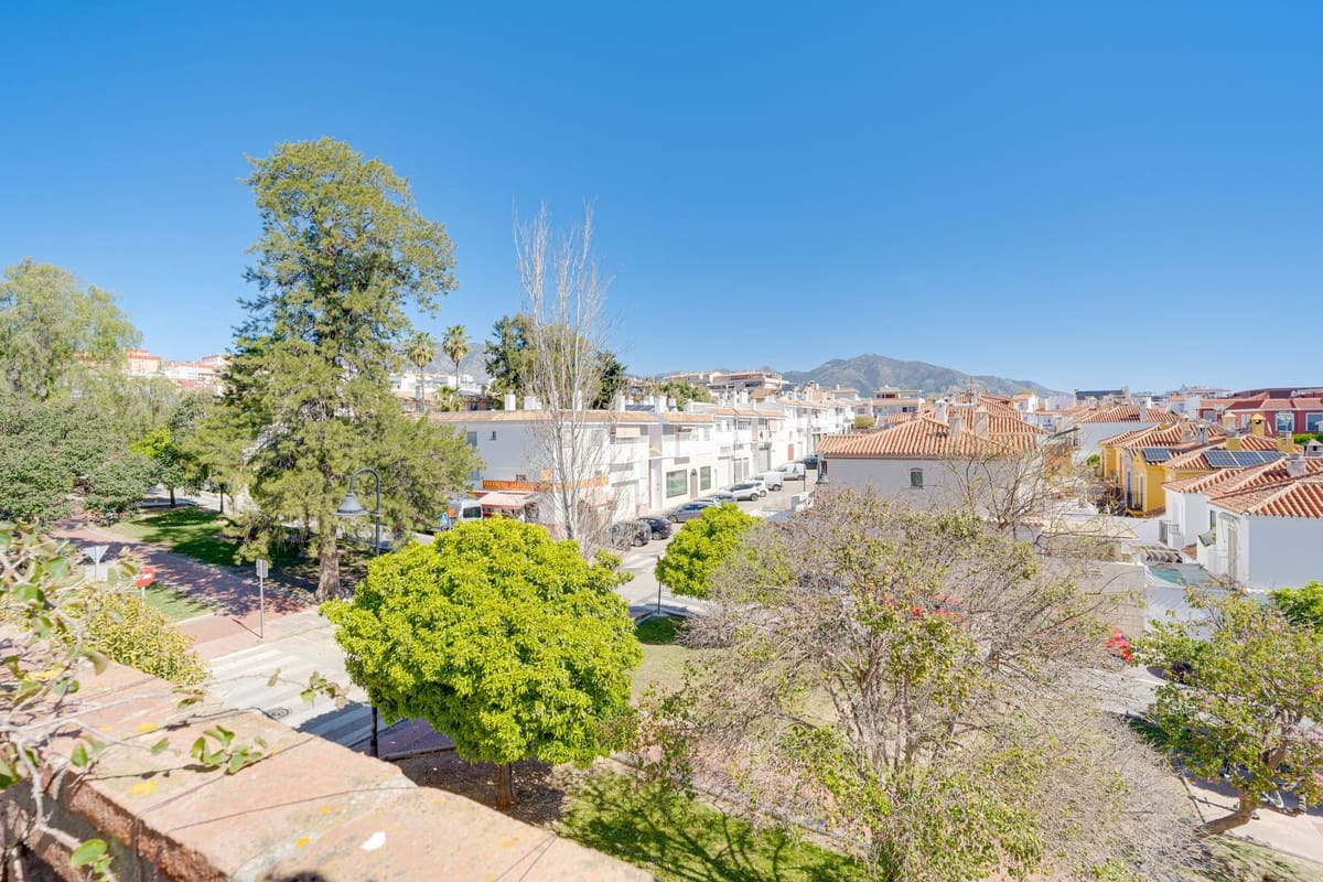 3 sypialnia Dom na sprzedaż w Las Lagunas de Mijas z basenem garażem - 490 000 € (Ref: 9749350)