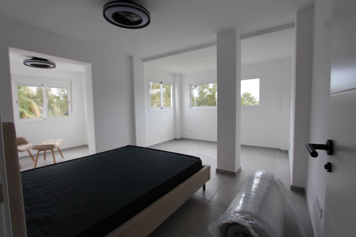 3 chambre Penthouse à vendre à Elviria avec piscine garage - 450 000 € (Ref: 9753548)