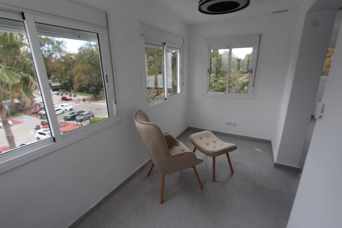 3 chambre Penthouse à vendre à Elviria avec piscine garage - 450 000 € (Ref: 9753548)