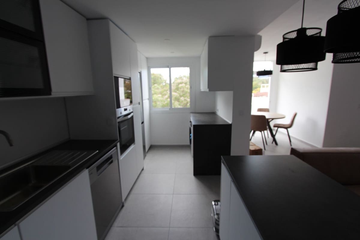 3 chambre Penthouse à vendre à Elviria avec piscine garage - 450 000 € (Ref: 9753548)