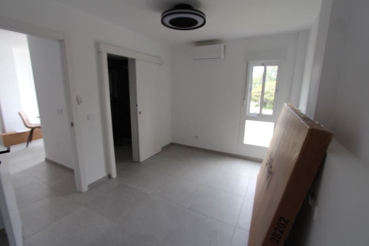 3 chambre Penthouse à vendre à Elviria avec piscine garage - 450 000 € (Ref: 9753548)