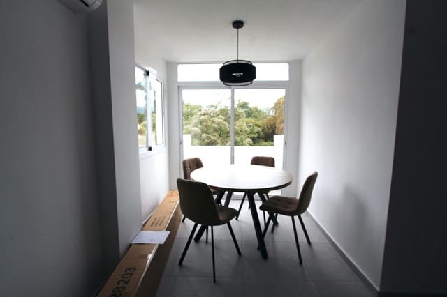 3 chambre Penthouse à vendre à Elviria, Marbella avec piscine garage - 450 000 € (Ref: 9753548)