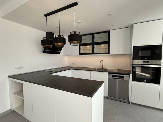 3 chambre Penthouse à vendre à Elviria, Marbella avec piscine garage - 450 000 € (Ref: 9753548)