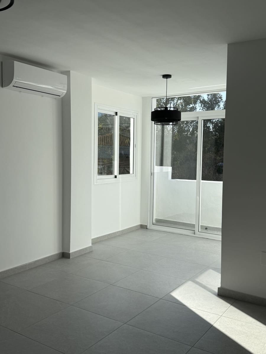 3 chambre Penthouse à vendre à Elviria avec piscine garage - 450 000 € (Ref: 9753548)