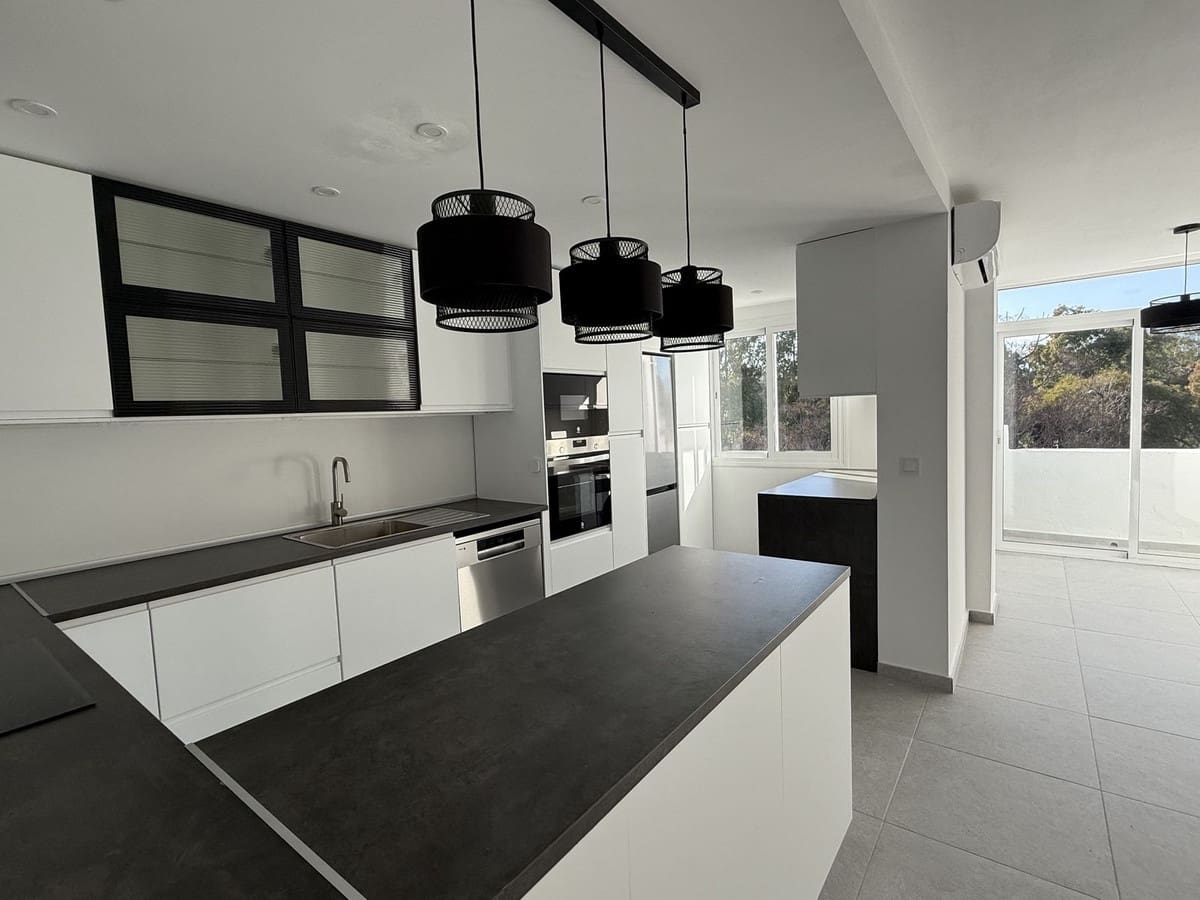 3 chambre Penthouse à vendre à Elviria avec piscine garage - 450 000 € (Ref: 9753548)