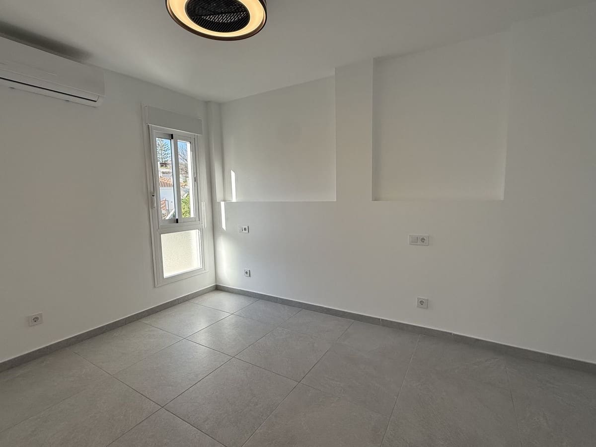 3 chambre Penthouse à vendre à Elviria avec piscine garage - 450 000 € (Ref: 9753548)