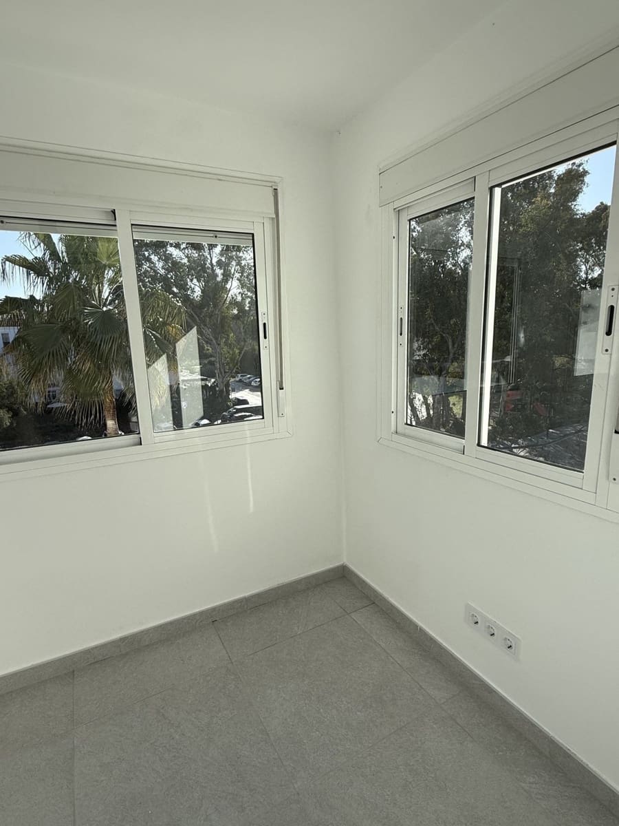 3 chambre Penthouse à vendre à Elviria avec piscine garage - 450 000 € (Ref: 9753548)