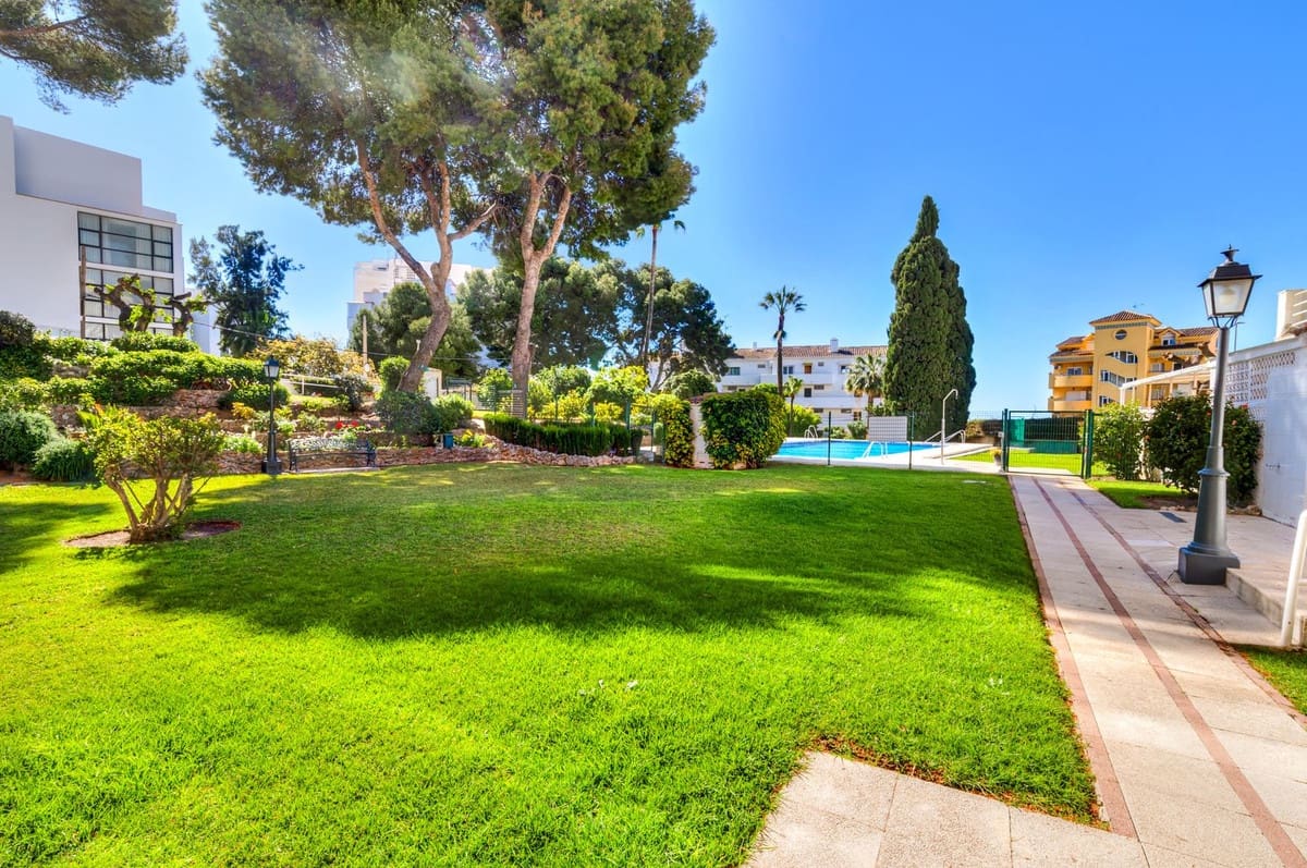 1 sypialnia Apartament na sprzedaż w Benalmadena Costa z basenem - 245 000 € (Ref: 9753550)