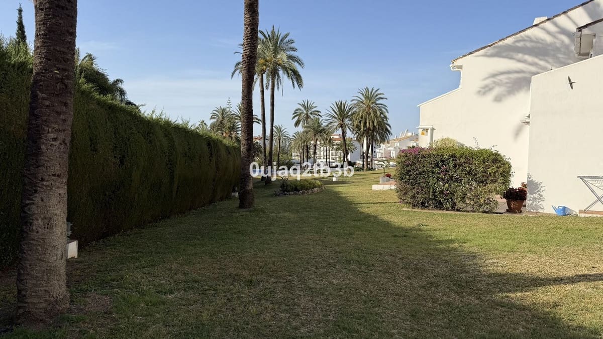 2 Zimmer Apartment zu verkaufen in Nueva Andalucia mit Pool - 565.000 € (Ref: 9753552)