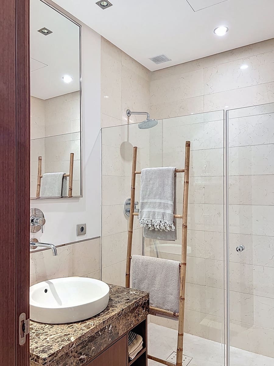 2 bedroom Apartment for sale in Benahavis with pool garage - € 575,000 (Ref: 9753566)