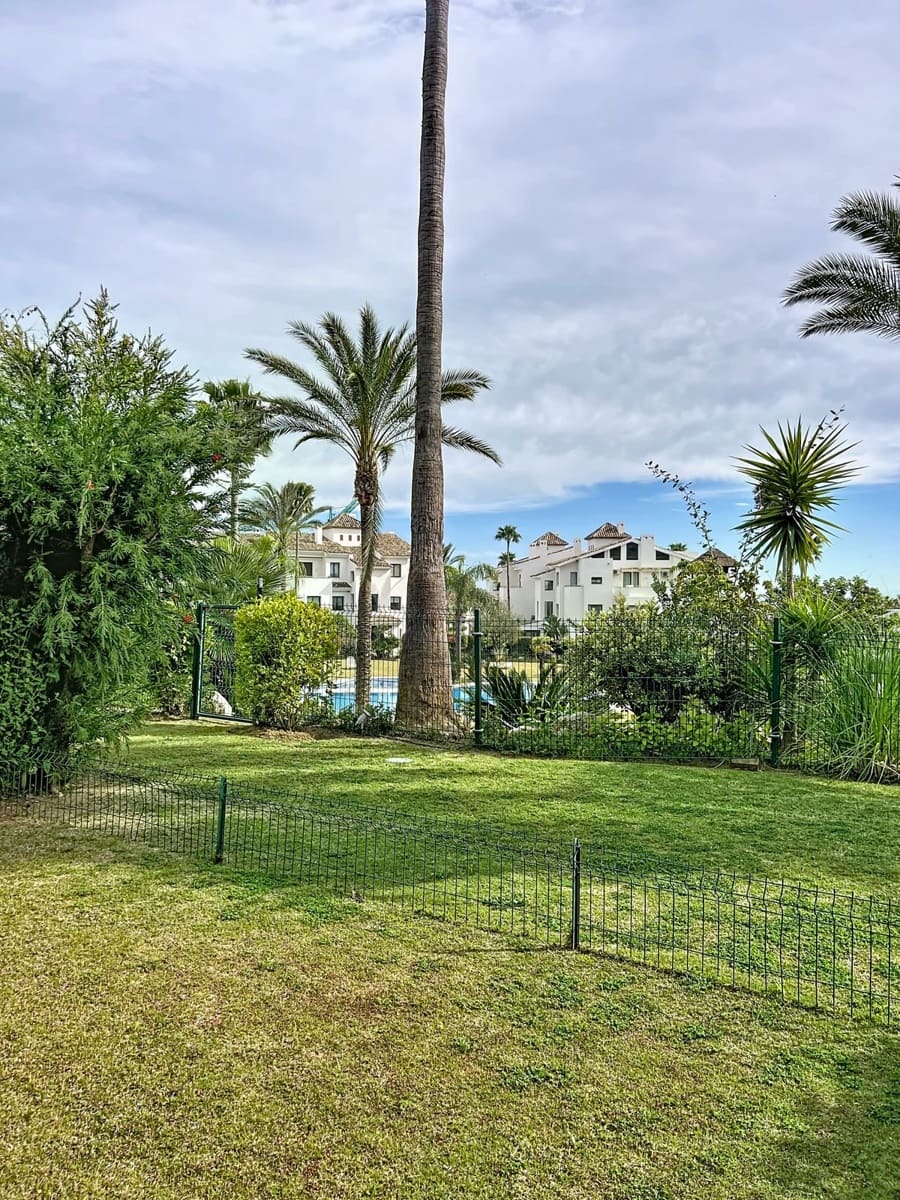 2 bedroom Apartment for sale in Benahavis with pool garage - € 575,000 (Ref: 9753566)