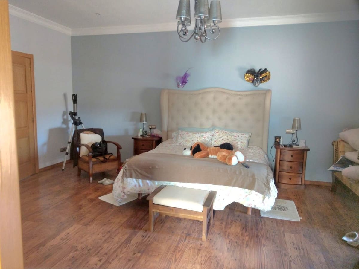 4 soverom Villa til salgs i La Sierrezuela med svømmebasseng garasje - € 995 000 (Ref: 9753575)