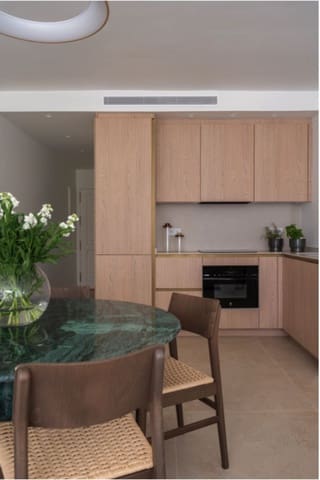 Apartamento de 3 habitaciones en La Quinta, Benahavís en venta con piscina garaje - 665.000 € (Ref: 9753690)