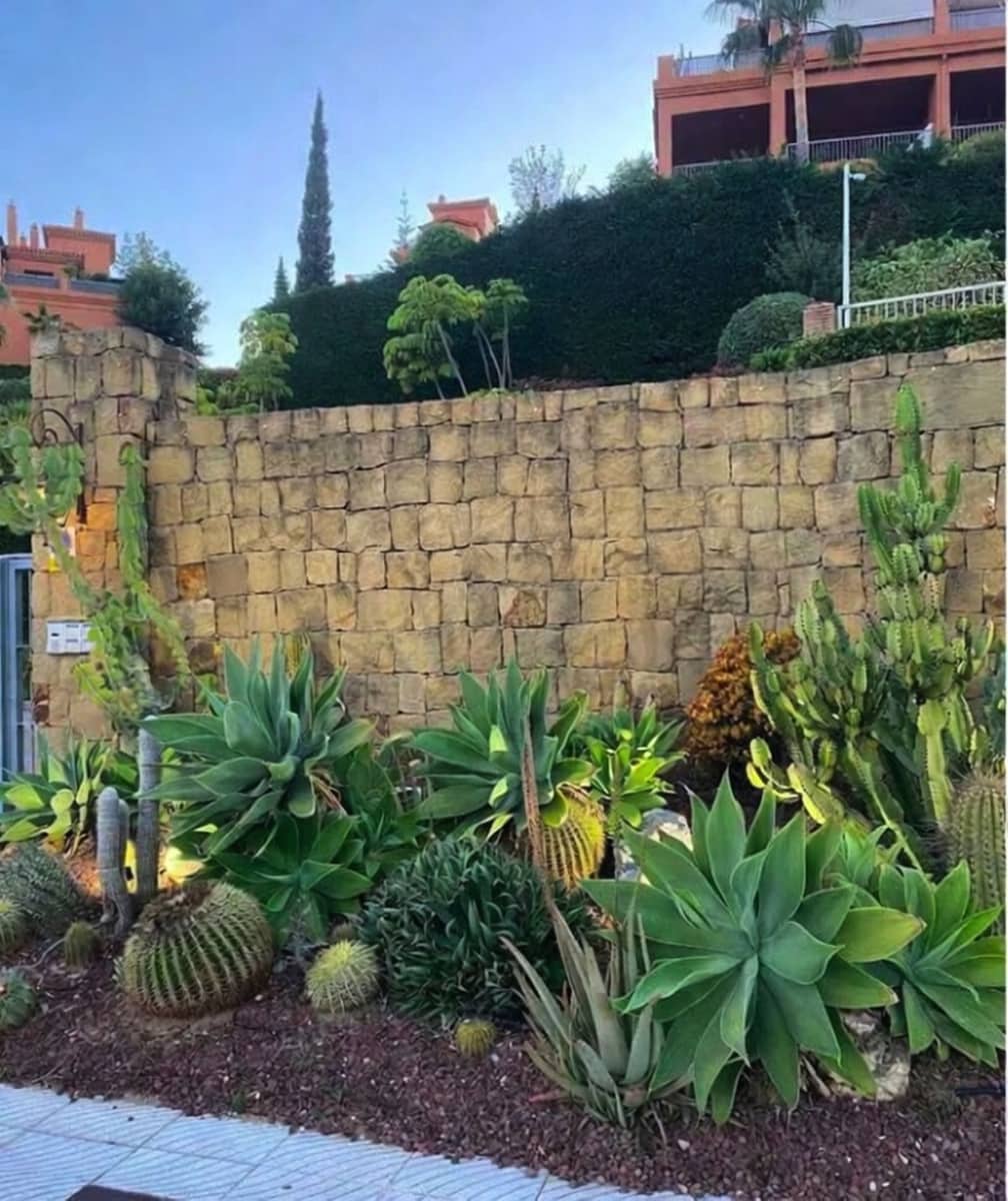 Apartamento de 2 habitaciones en Atalaya-Isdabe en venta con piscina garaje - 450.000 € (Ref: 9753700)