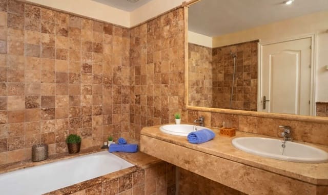 2 bedroom Apartment for sale in Atalaya-Isdabe, Estepona with pool garage - € 450,000 (Ref: 9753700)