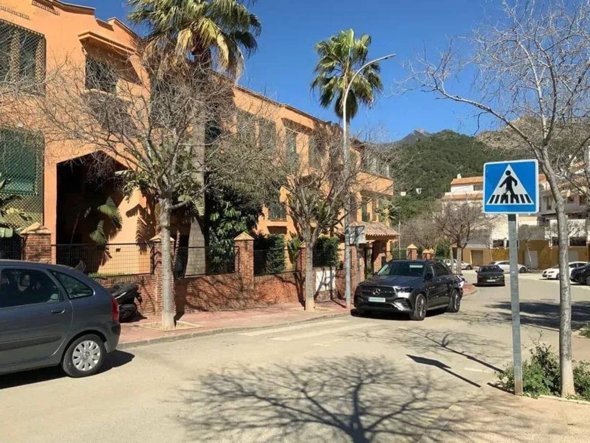 3 slaapkamer Penthouse te koop in Marbella met zwembad garage - € 520.000 (Ref: 9757822)