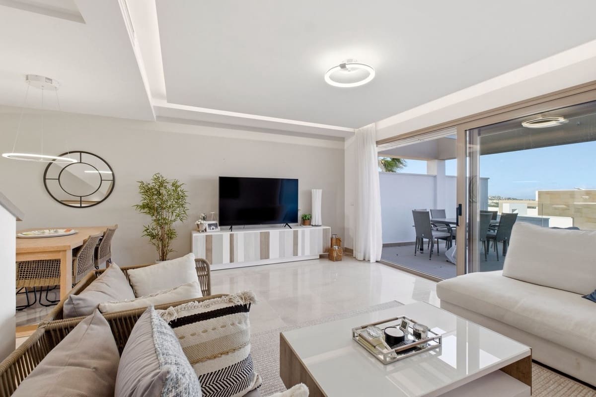 3 soveværelse Byhus til salg i La Cala Golf med swimmingpool garage - € 669.000 (Ref: 9757841)