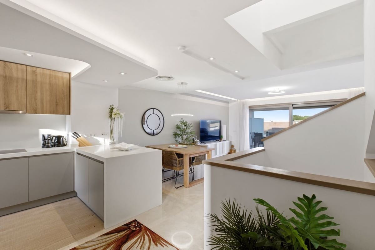 3 soveværelse Byhus til salg i La Cala Golf med swimmingpool garage - € 669.000 (Ref: 9757841)