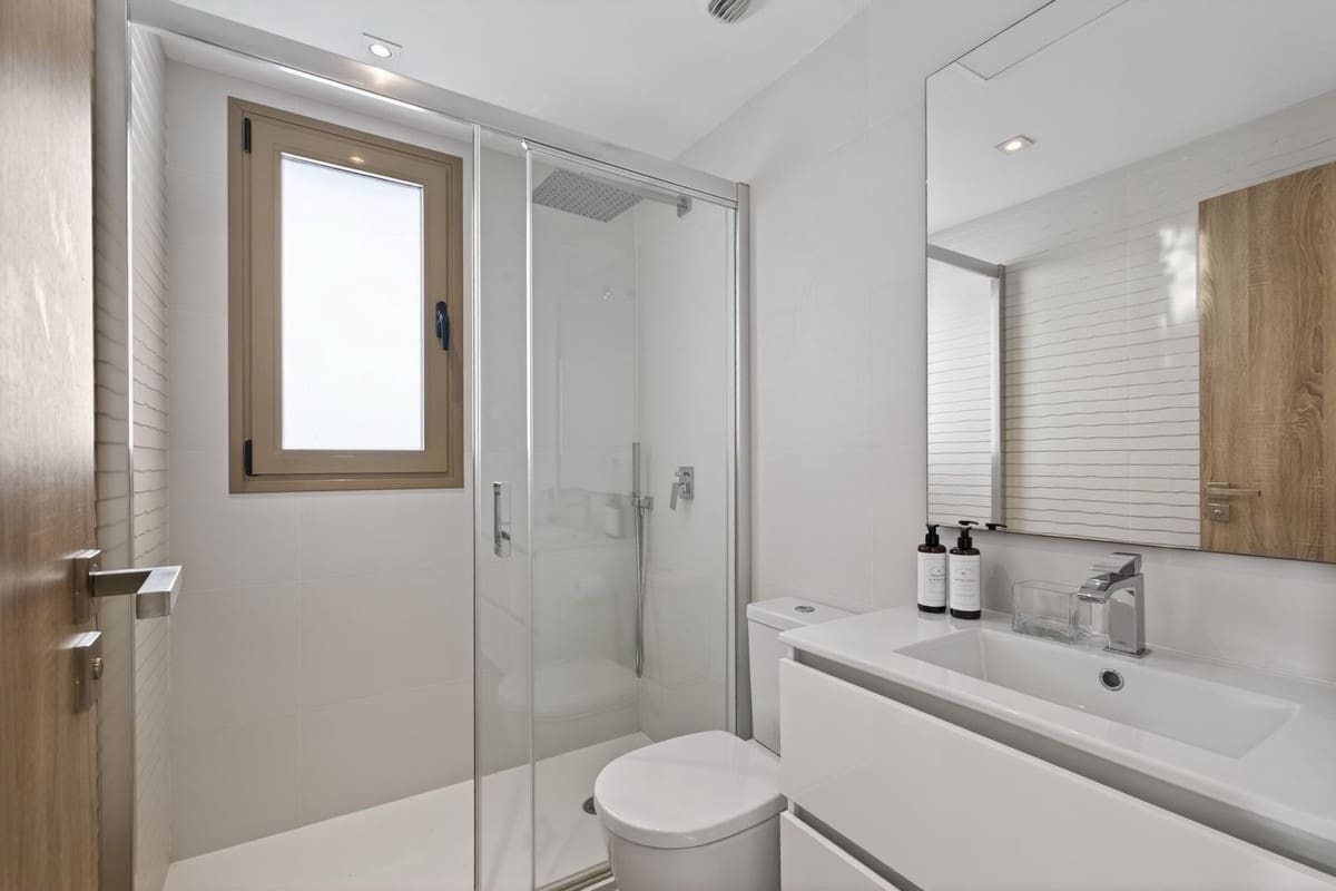 3 soveværelse Byhus til salg i La Cala Golf med swimmingpool garage - € 669.000 (Ref: 9757841)