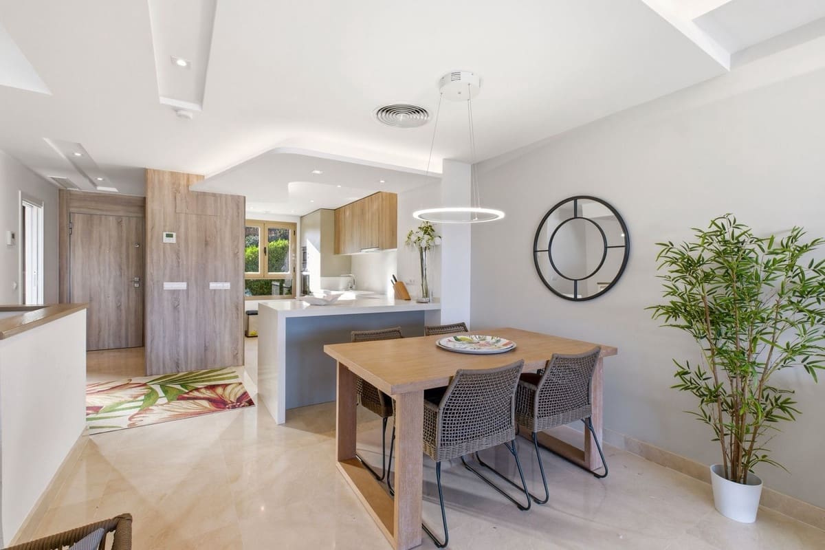 3 soveværelse Byhus til salg i La Cala Golf med swimmingpool garage - € 669.000 (Ref: 9757841)