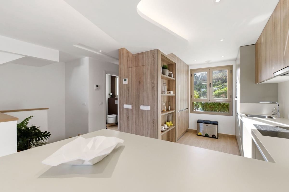 3 soveværelse Byhus til salg i La Cala Golf med swimmingpool garage - € 669.000 (Ref: 9757841)