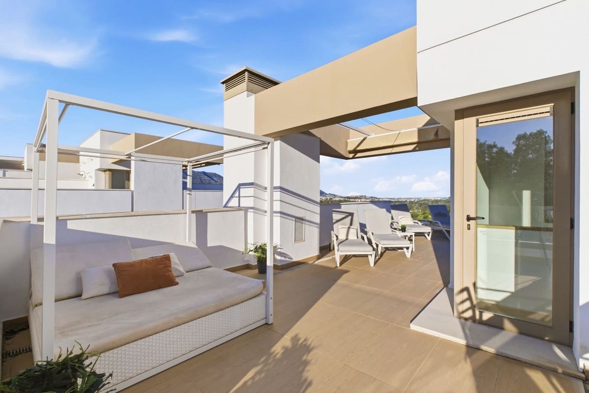 3 soveværelse Byhus til salg i La Cala Golf med swimmingpool garage - € 669.000 (Ref: 9757841)