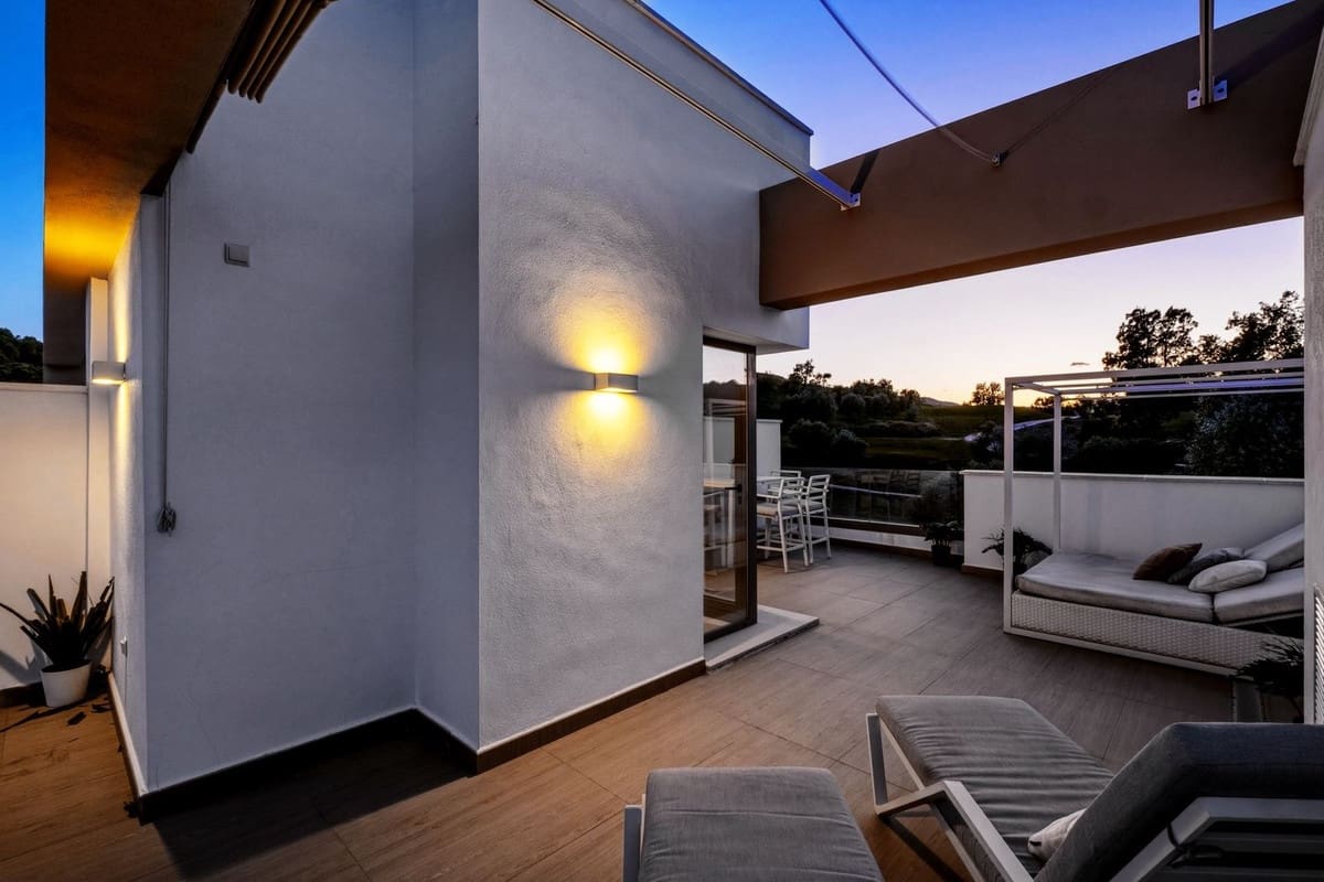 3 soveværelse Byhus til salg i La Cala Golf med swimmingpool garage - € 669.000 (Ref: 9757841)