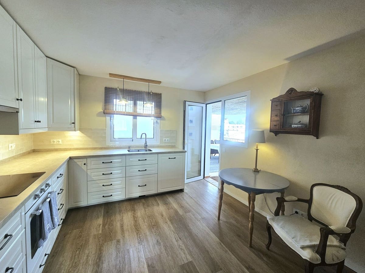 2 slaapkamer Halfvrijstaande villa te koop in Mijas - € 424.000 (Ref: 9757890)