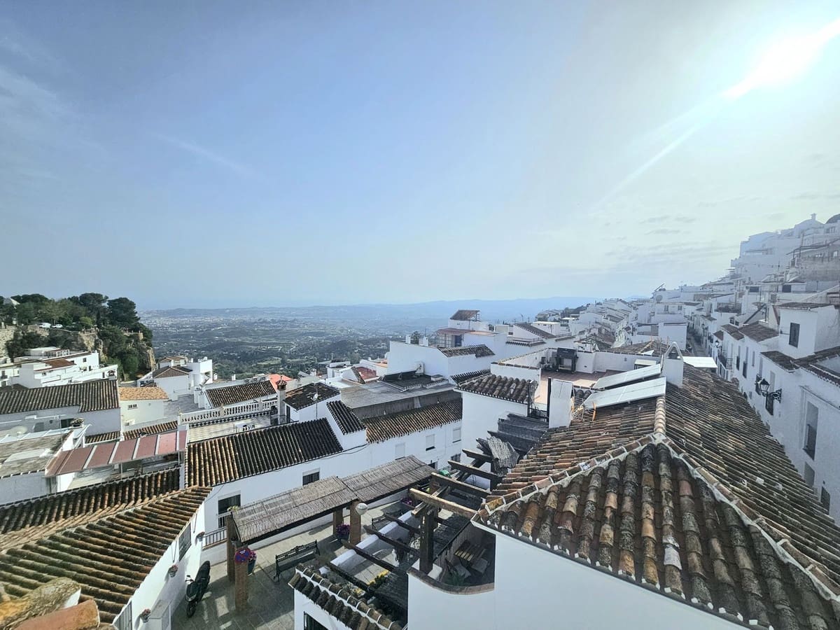 2 slaapkamer Halfvrijstaande villa te koop in Mijas - € 424.000 (Ref: 9757890)